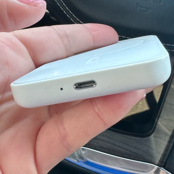 Charger - Picture 3 of 4